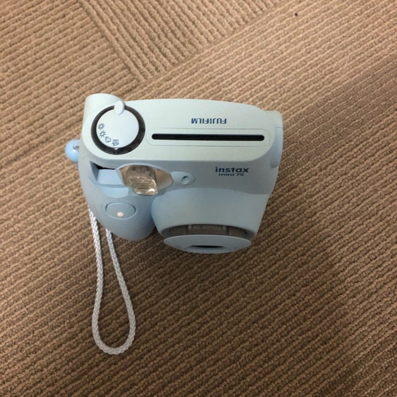 Fujifilm intax mini 75 camera - Picture 2 of 3